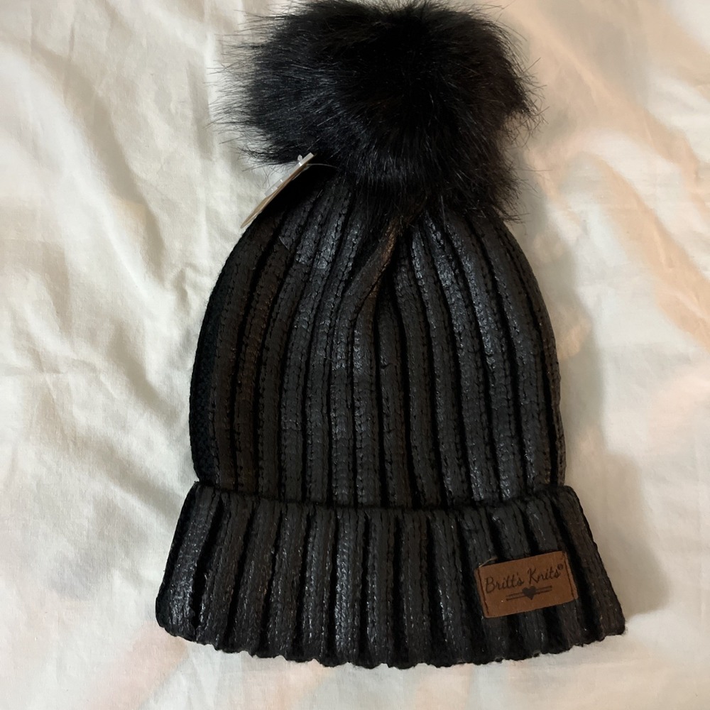Britts Knits Beanie Toque Adult One Size Black Pom 100% Acrylic‎ Knit Winter